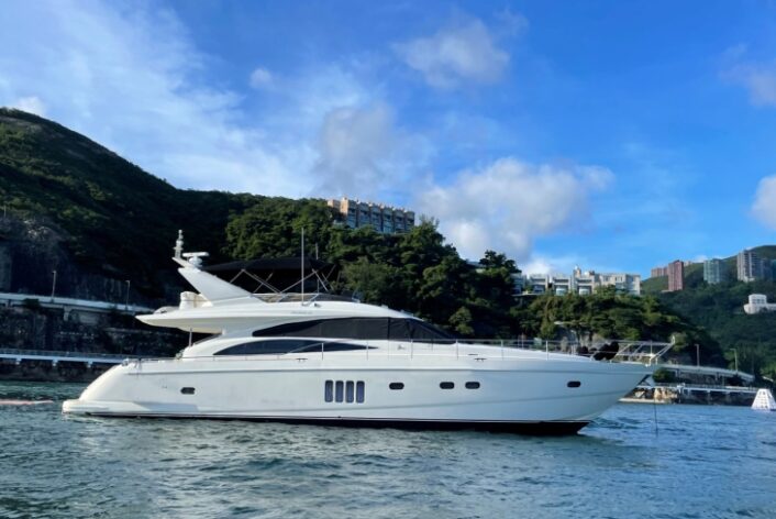 Boats for rent - Princess 68 012